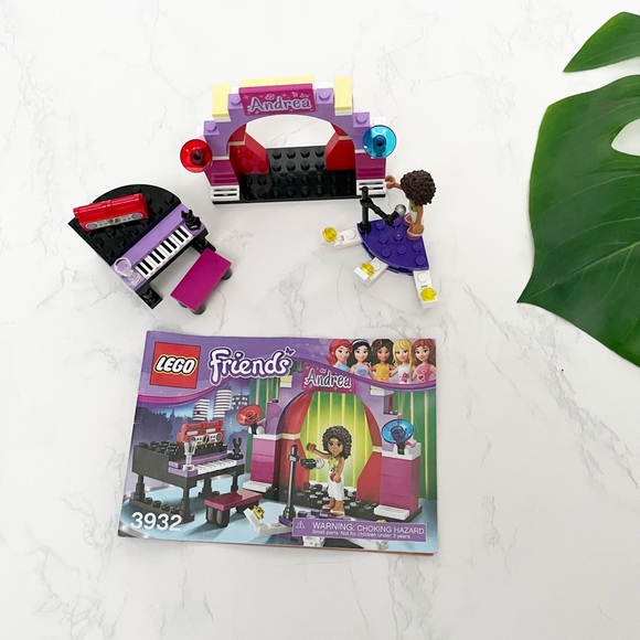 Lego Friends Andrea’s Stage Set #3932  (87 pieces) - Picture 2 of 6